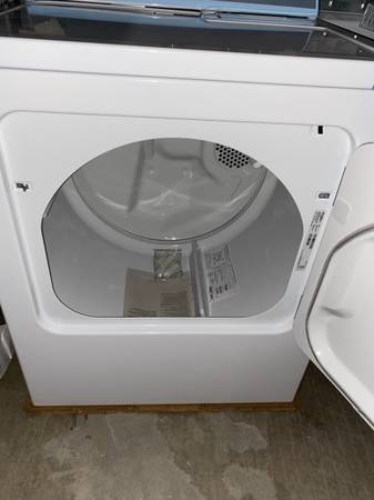 Whirlpool 7-cu ft Vented Electric Dryer (White)