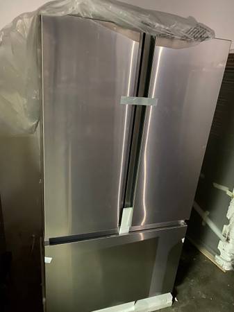 Hisense PureFlat 26.6-cu ft French Door Refrigerator with Ice Maker and Water dispenser (Fingerprint Resistant Stainless Steel) ENERGY STAR